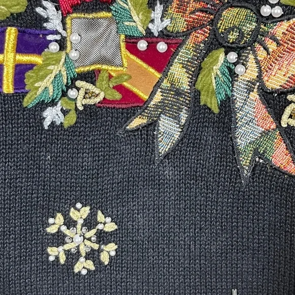 Victoria Jones Vintage Beaded Embroidered Christmas Wreath Sweater; Size L - Picture 8 of 8